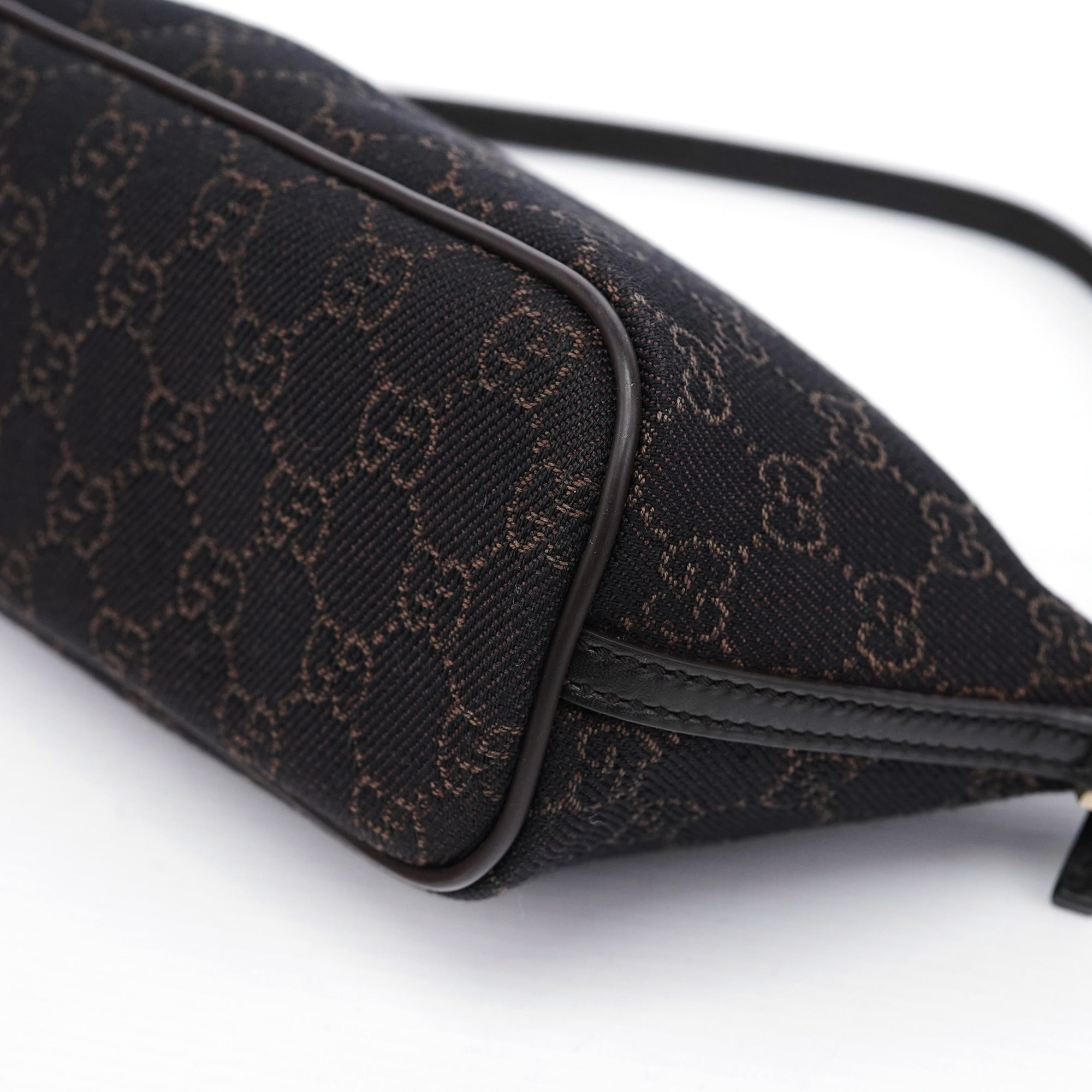 257300 Brown GG Boat Pochette