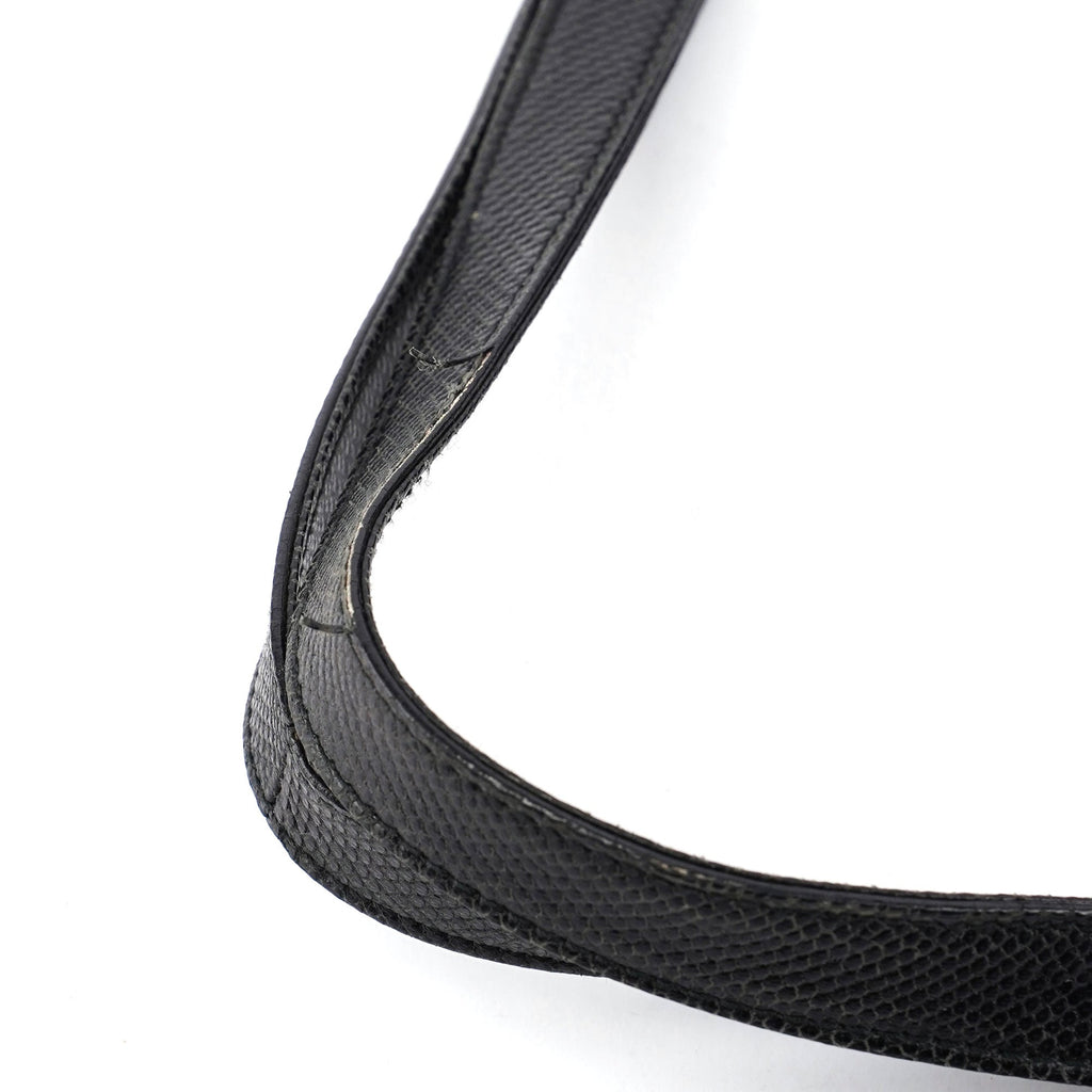 5312. Gucci Black Lizard Embossed Shoulder Bag
