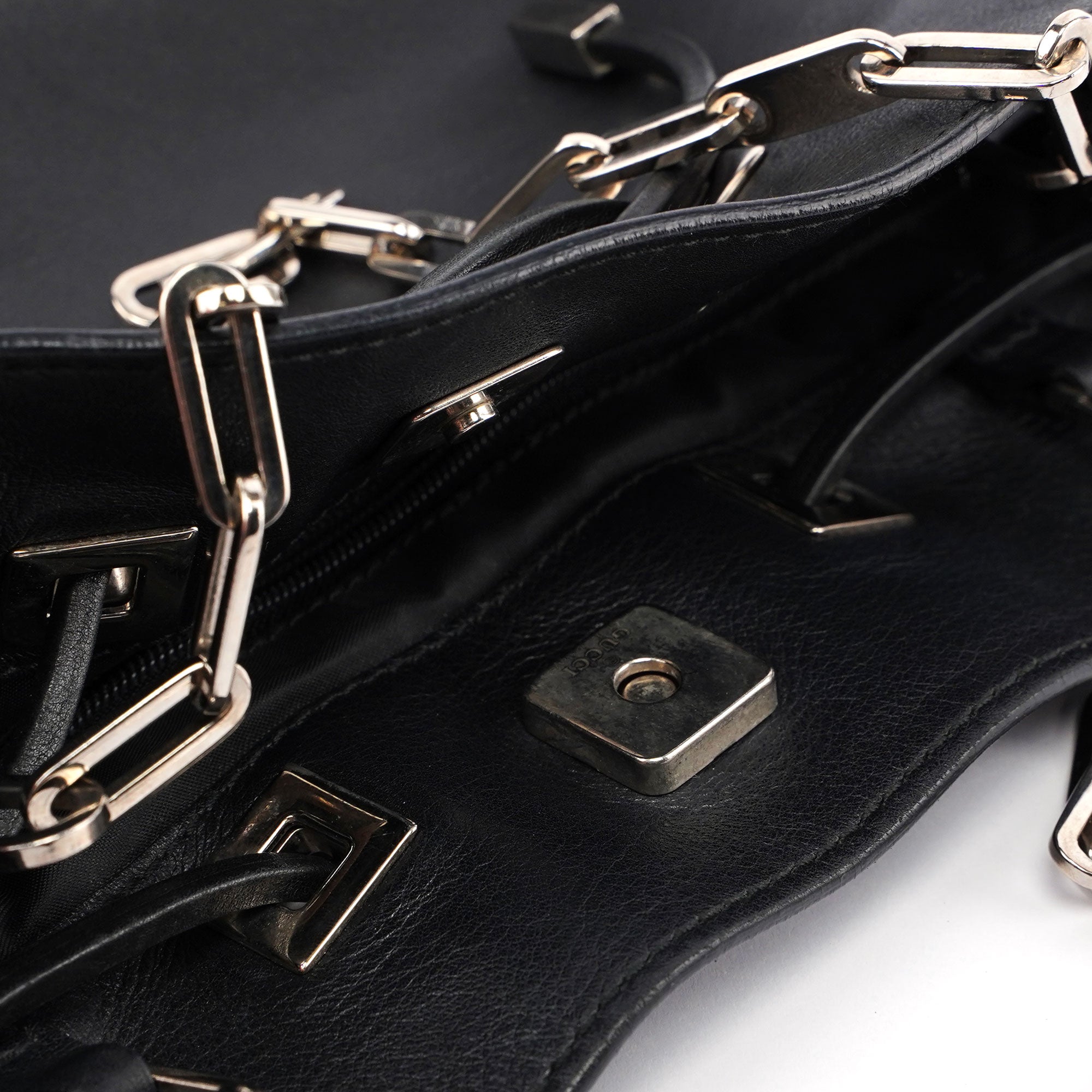 5338. Gucci Black Calfskin Drawstring Chain Tote