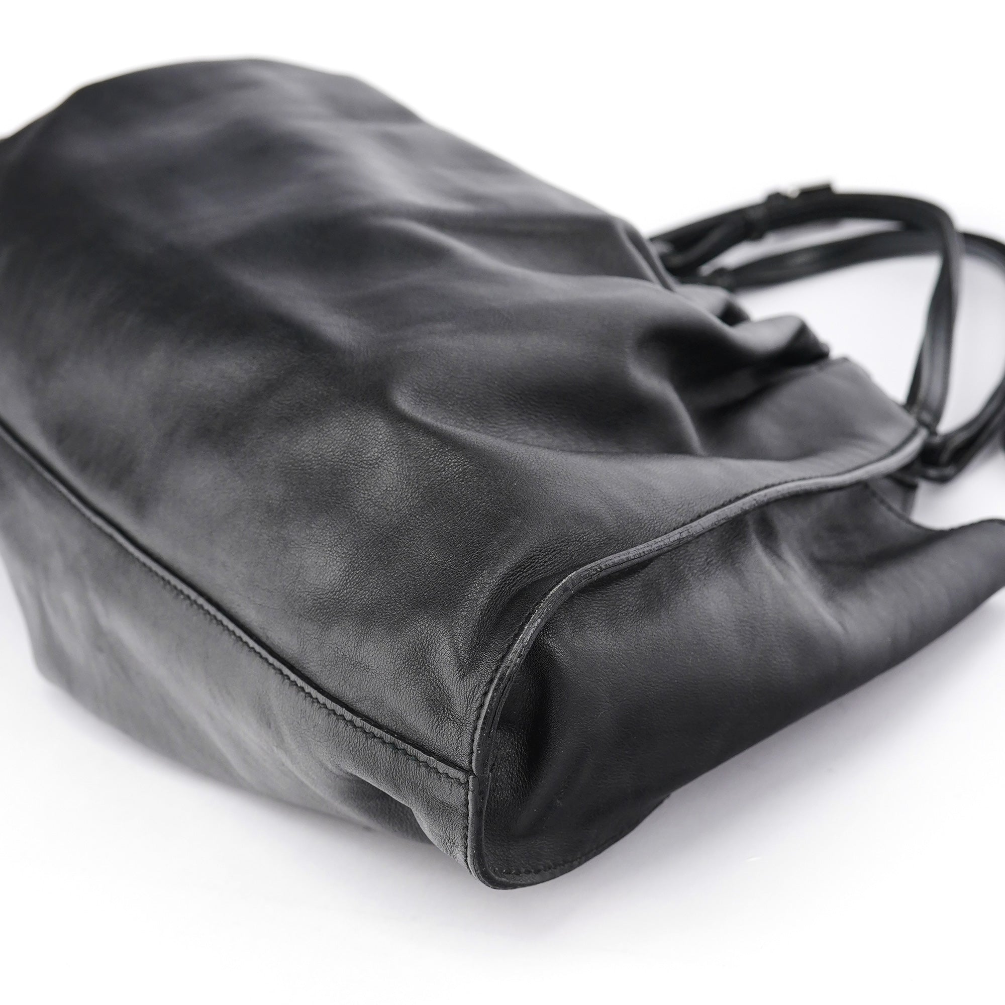 76554 Black Leather Ruched Bag