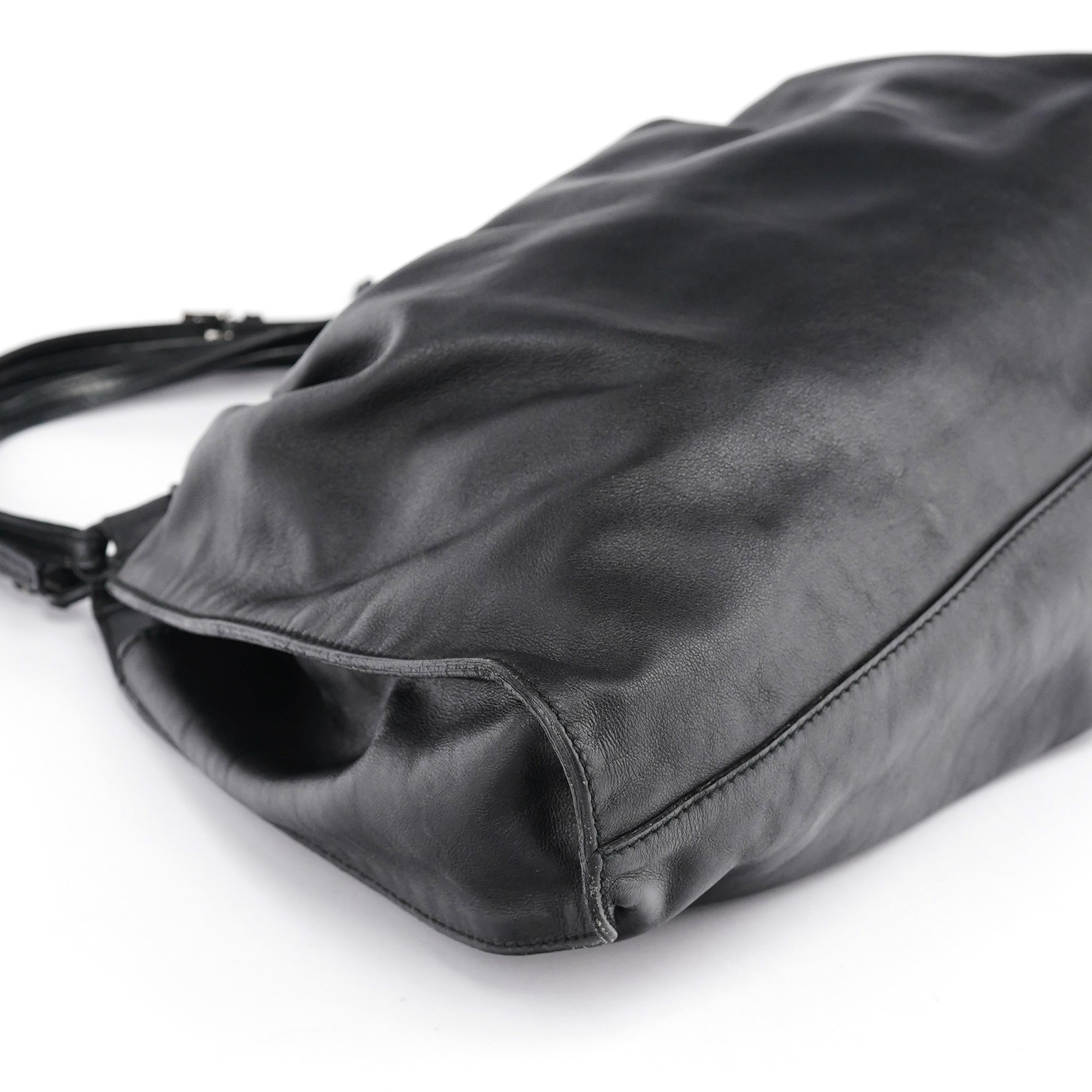 76554 Black Leather Ruched Bag