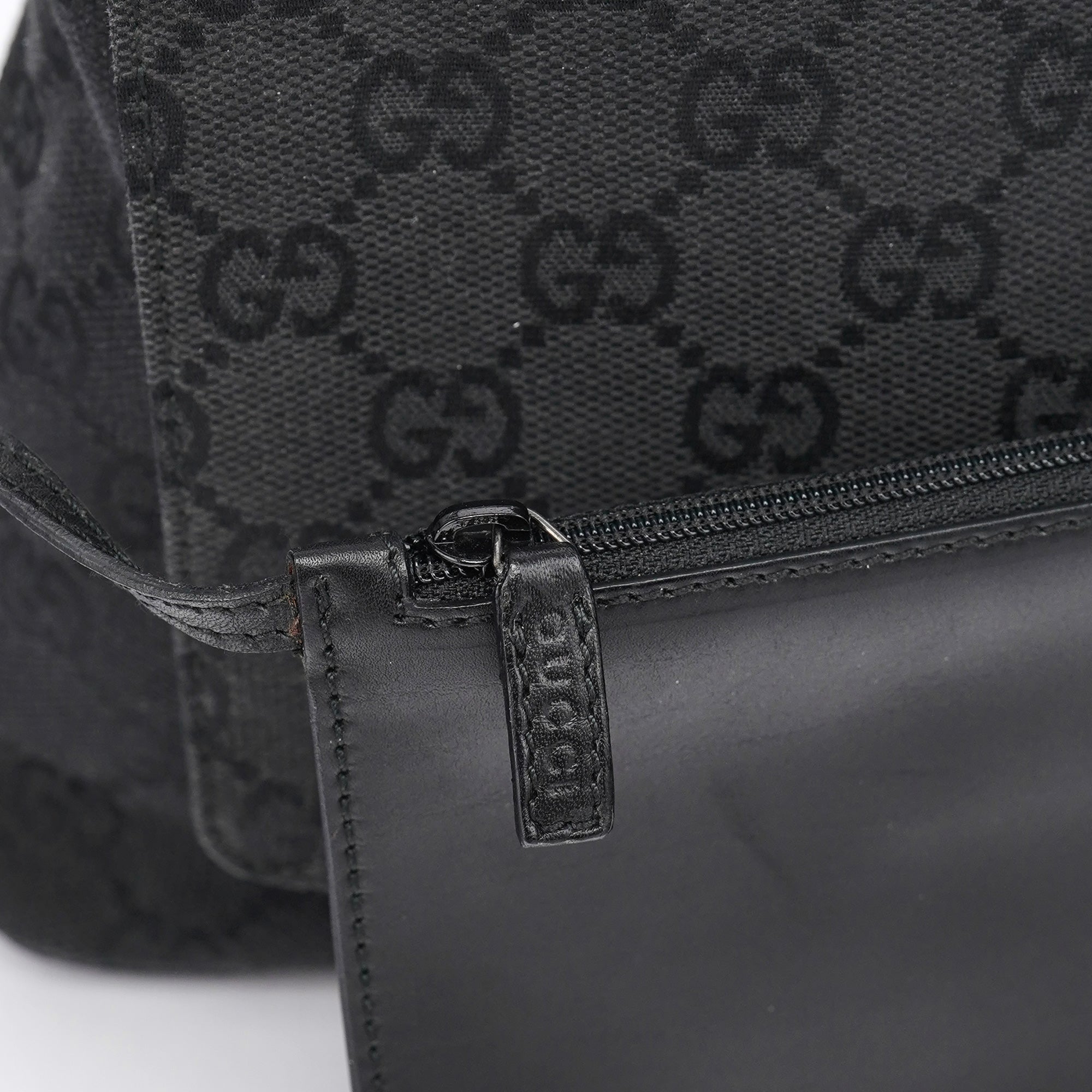 90646 Black GG Leather Shoulder Bag