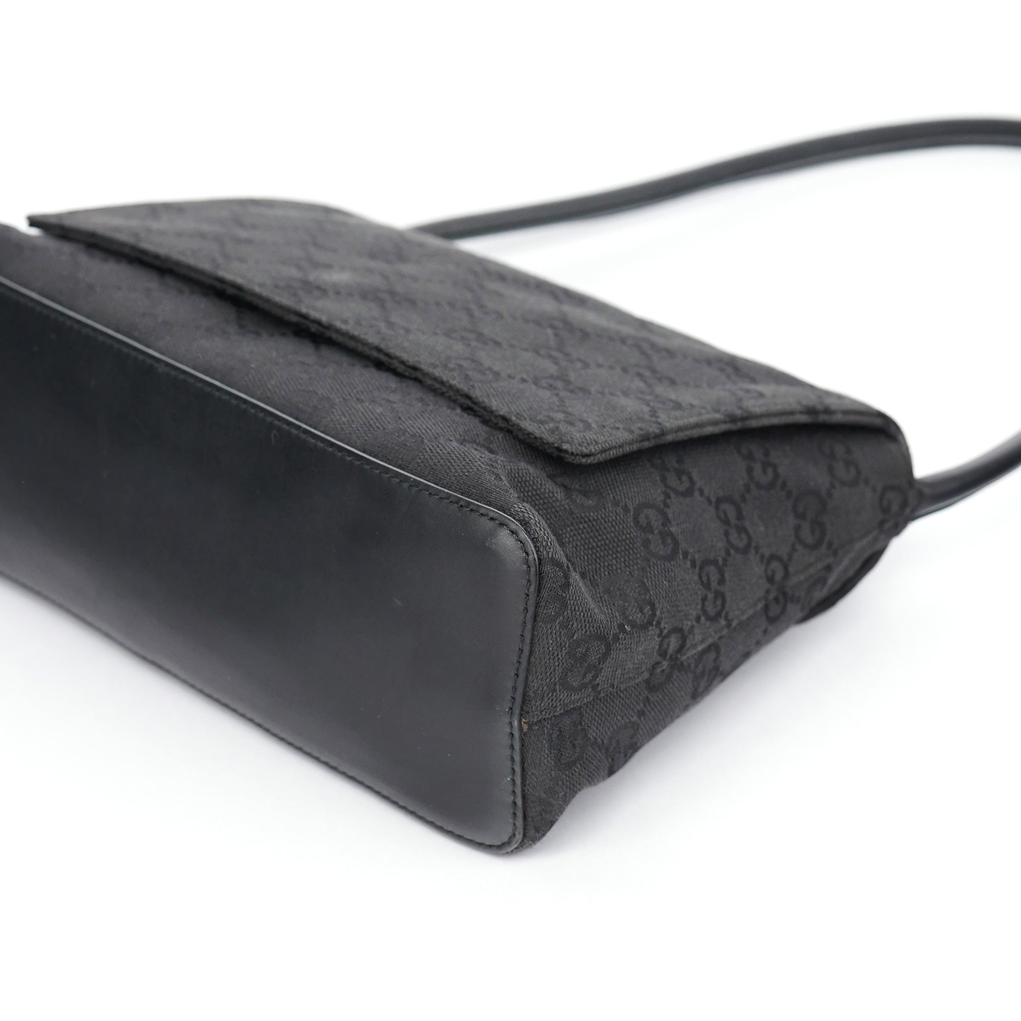 90646 Black GG Leather Shoulder Bag
