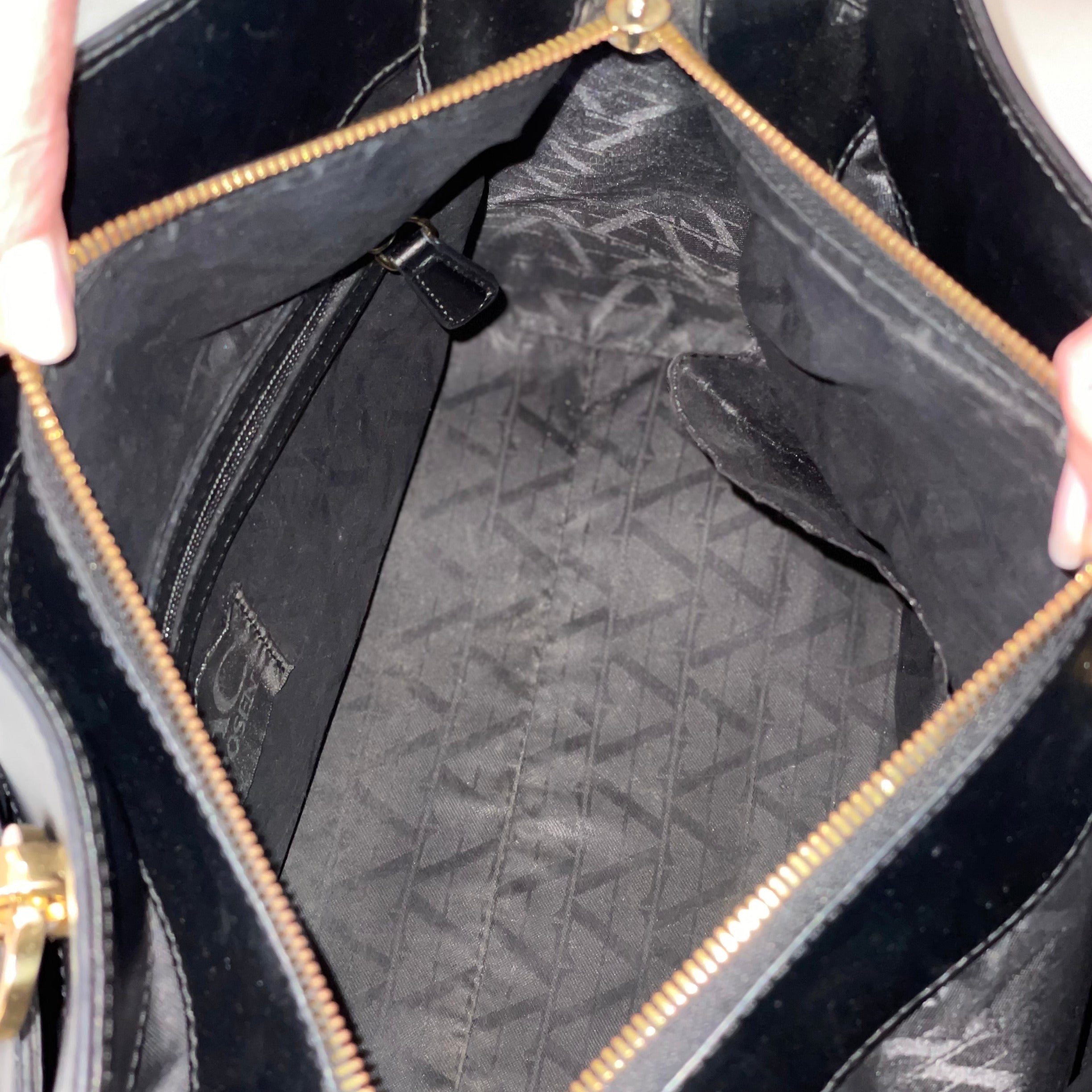 ZAC ZAC POSEN Black Leather Eartha Shoulder Bag