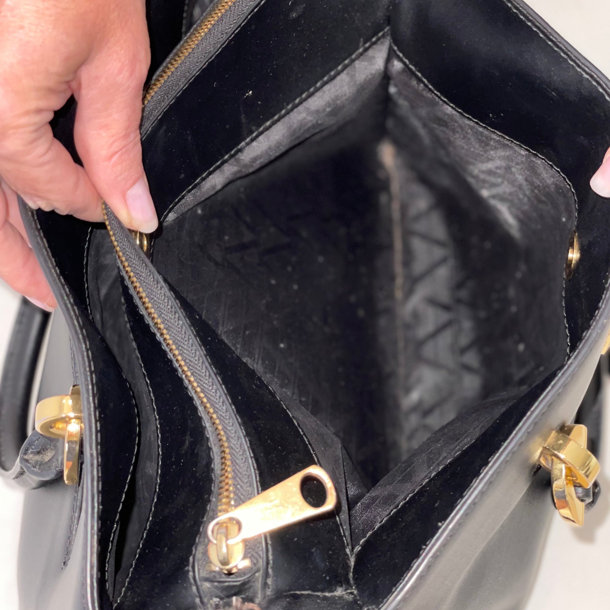 ZAC ZAC POSEN Black Leather Eartha Shoulder Bag