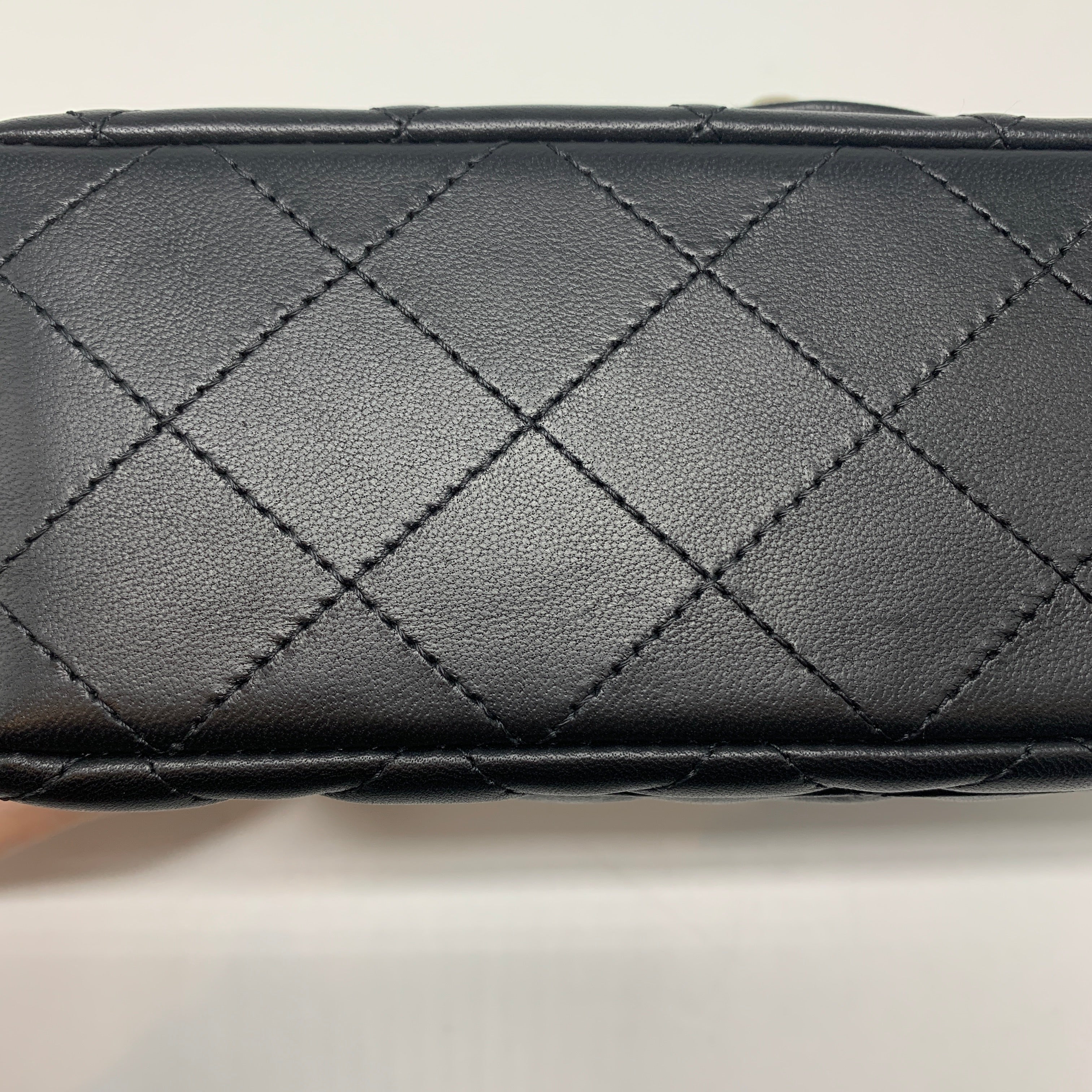 Chanel Classic Mini Rectangular Flap Bag Lambskin Black L (Microchip)