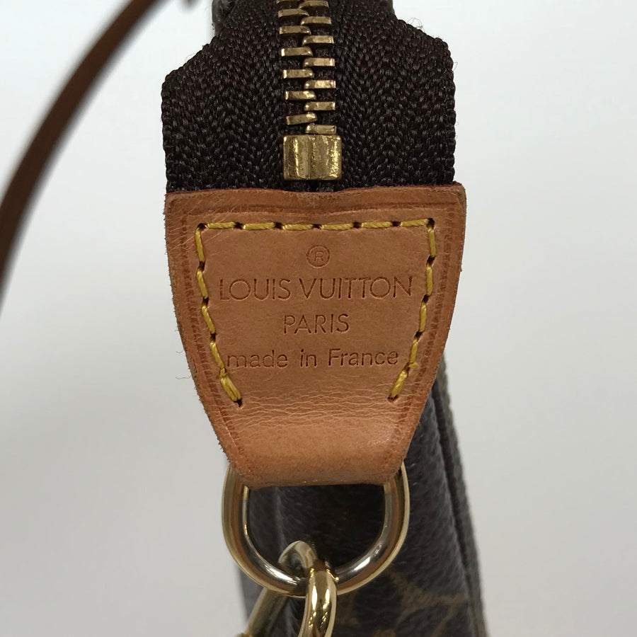 LOUIS VUITTON Monogram Pochette Accessoires M51980 Pouch