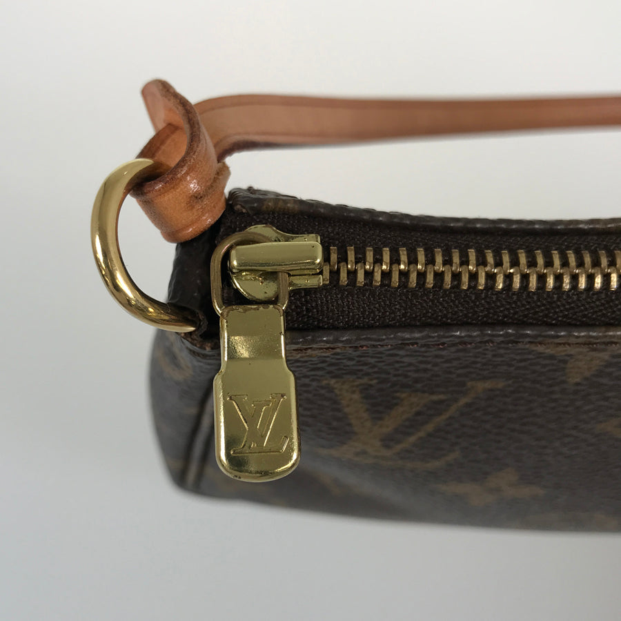 LOUIS VUITTON Monogram Pochette Accessoires M51980 Pouch