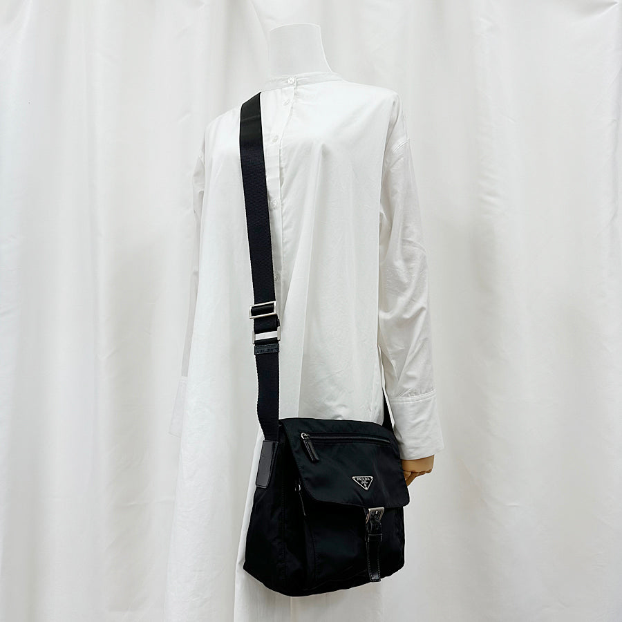 PRADA BT8994 Shoulder bag