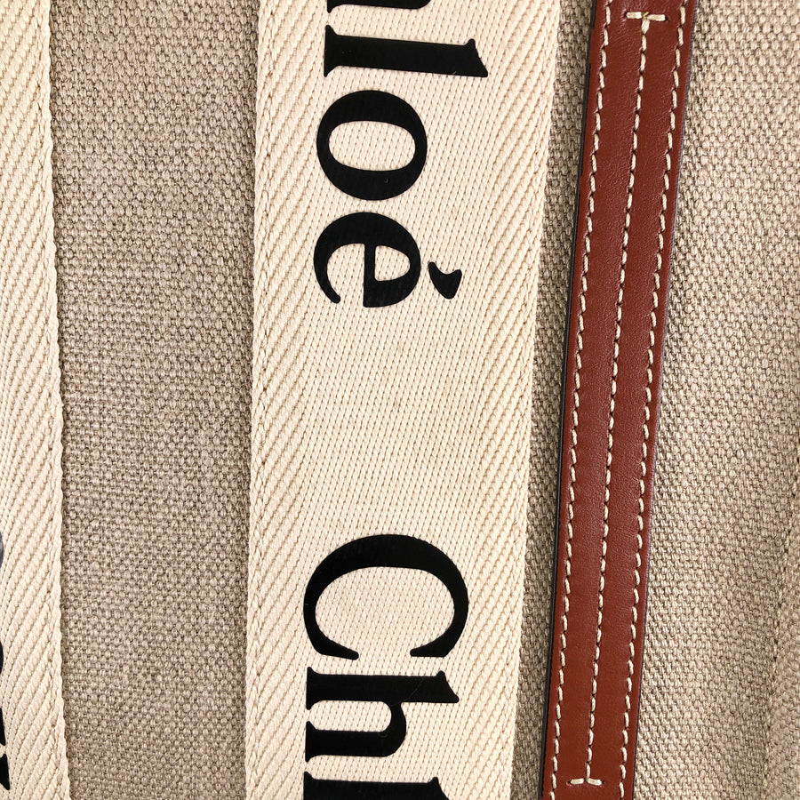 Chloe Woody Small CHC22AS397 Hand bag