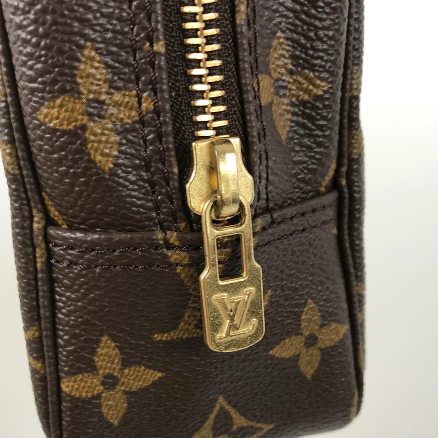 LOUIS VUITTON Monogram Truth Toilette 23 M47524 Pouch