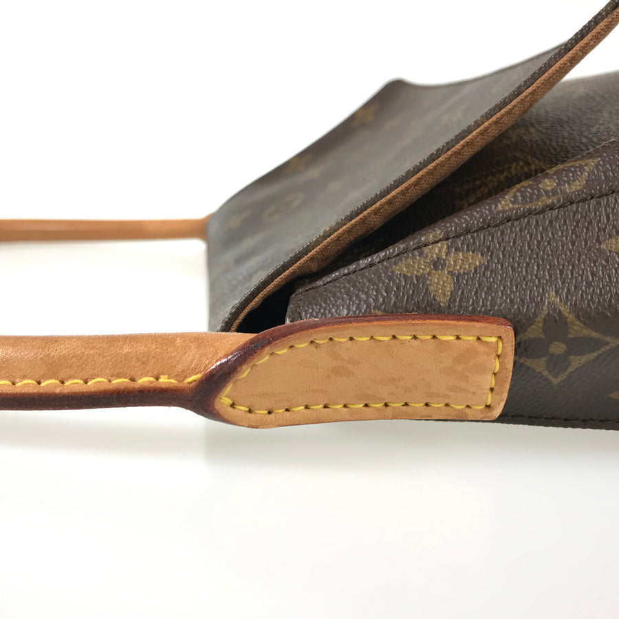 LOUIS VUITTON Monogram Mini Looping M51147 Shoulder bag