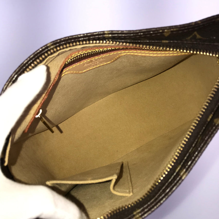 LOUIS VUITTON Monogram Looping MM M51146 Shoulder bag