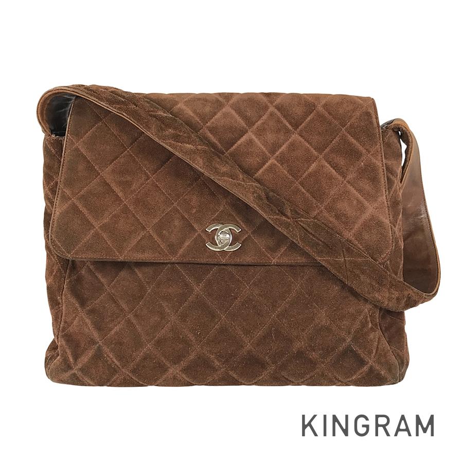 CHANEL Matelasse Shoulder bag
