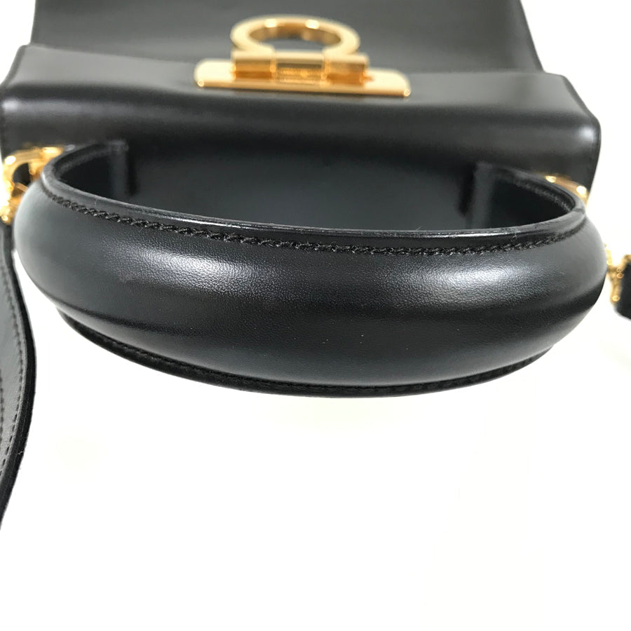 Salvatore Ferragamo Gancini 212193 Hand bag