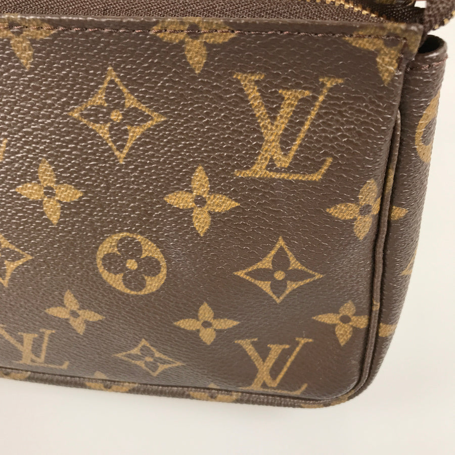 LOUIS VUITTON Monogram Pochette Accessoires M51980 Pouch