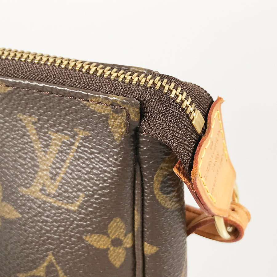 LOUIS VUITTON Monogram Pochette Accessoires M51980 Pouch