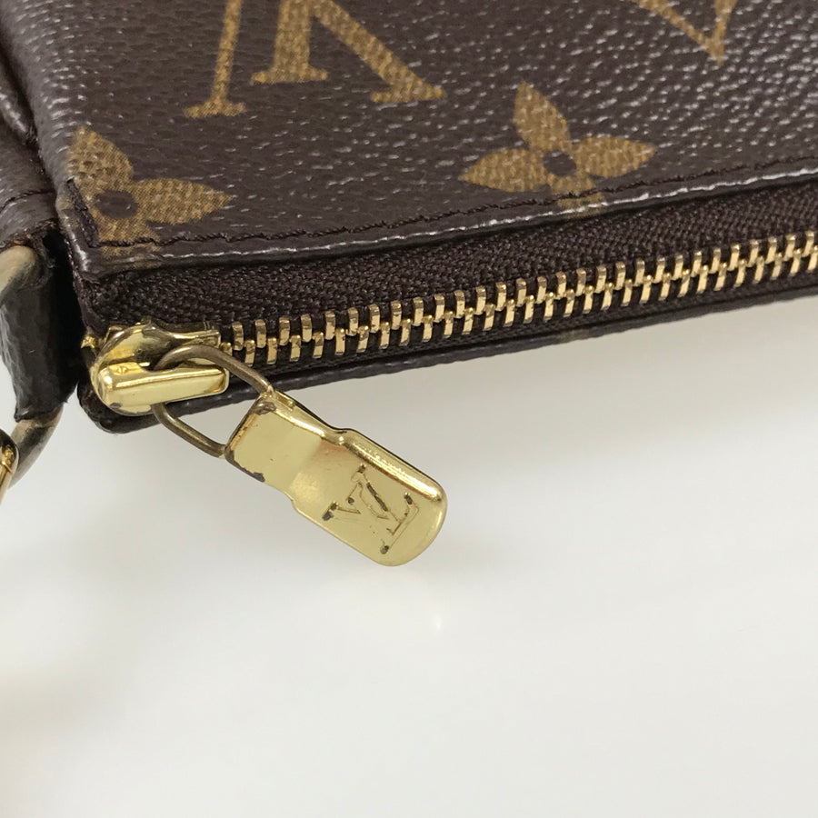LOUIS VUITTON Monogram Pochette Accessoires M51980 Pouch