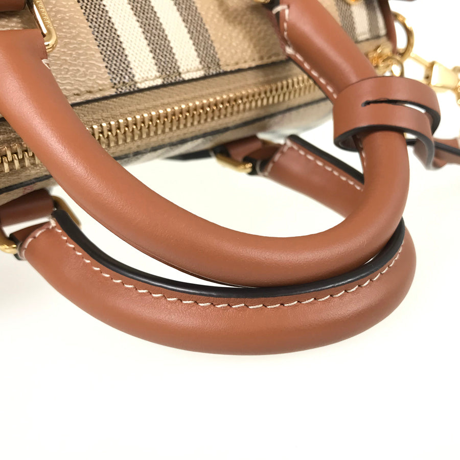 BURBERRY Hand bag