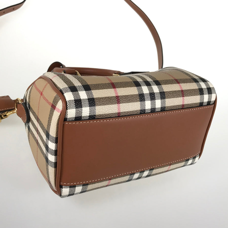 BURBERRY Hand bag