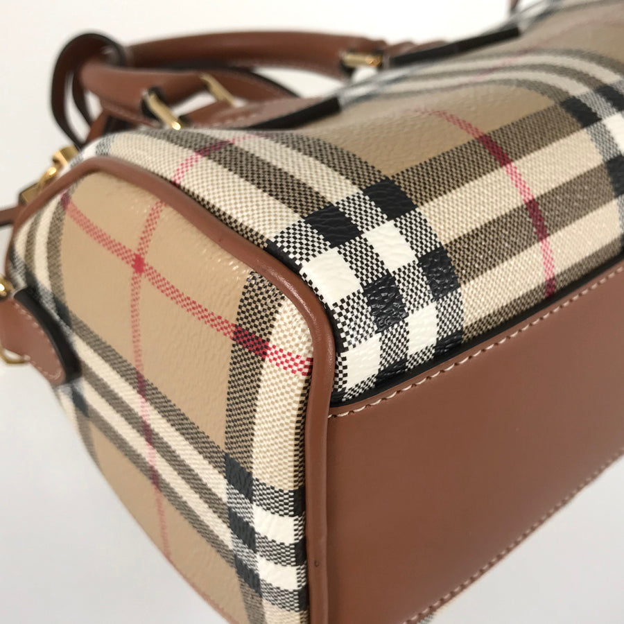 BURBERRY Hand bag