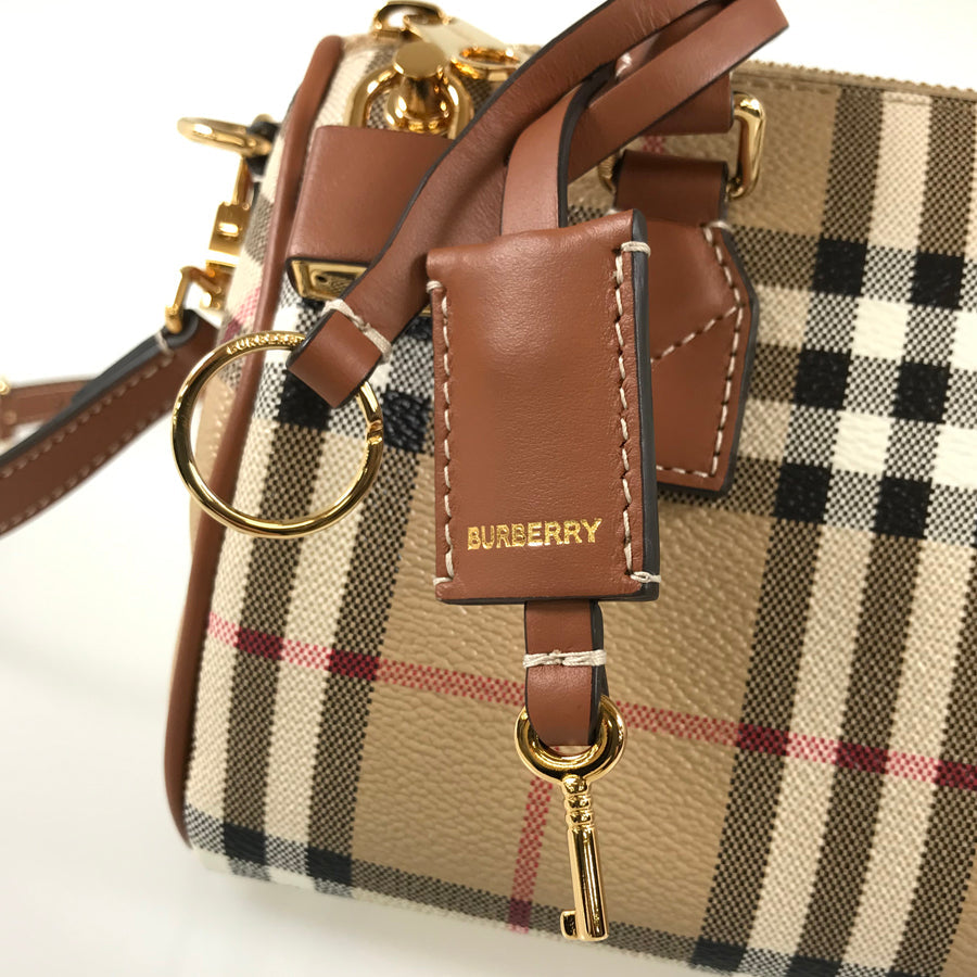 BURBERRY Hand bag