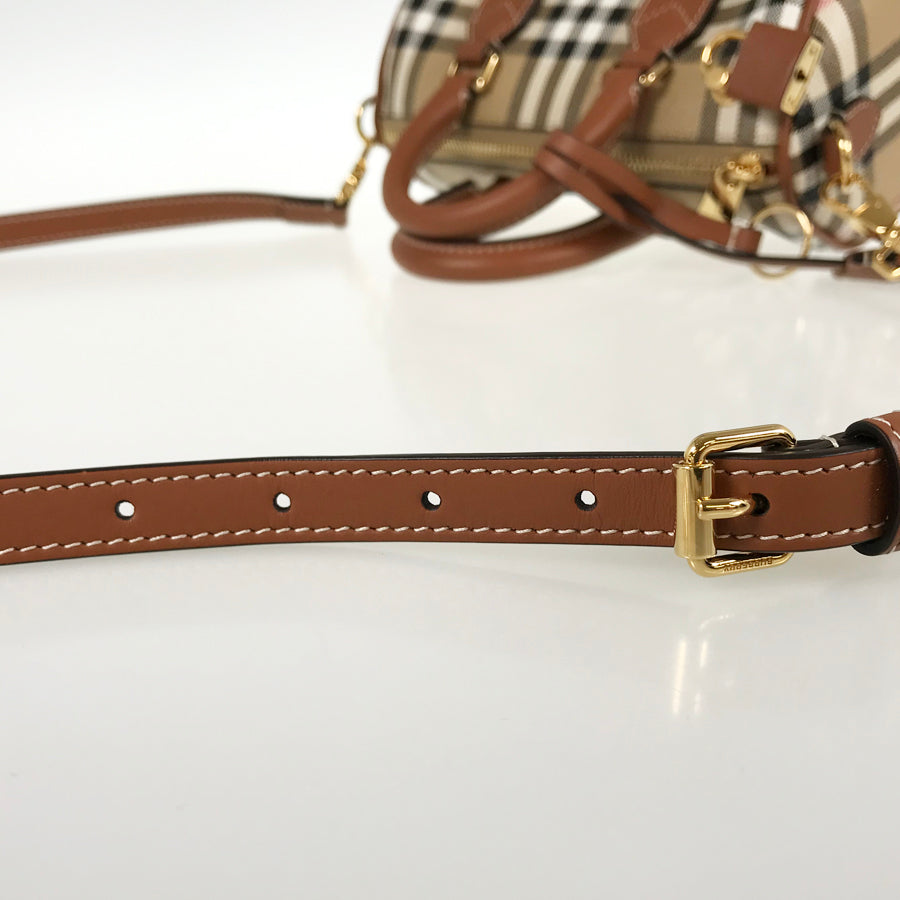 BURBERRY Hand bag