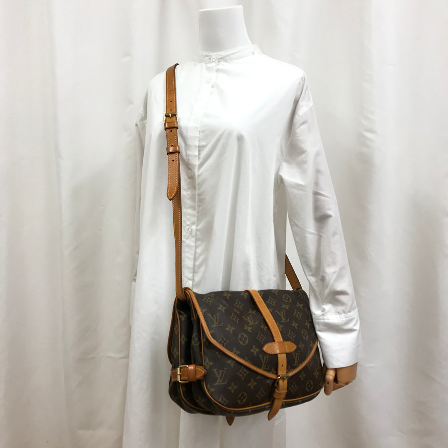 LOUIS VUITTON Monogram Saumur 30 M42256 Shoulder bag