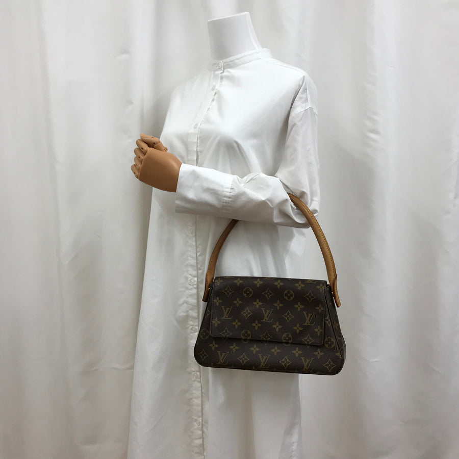 LOUIS VUITTON Monogram Mini Looping M51147 Shoulder bag