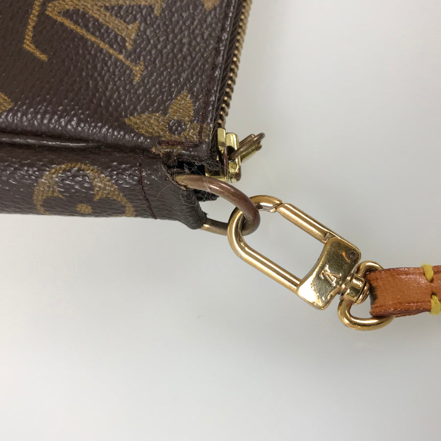 LOUIS VUITTON Monogram Pochette Accessoires M51980 Pouch