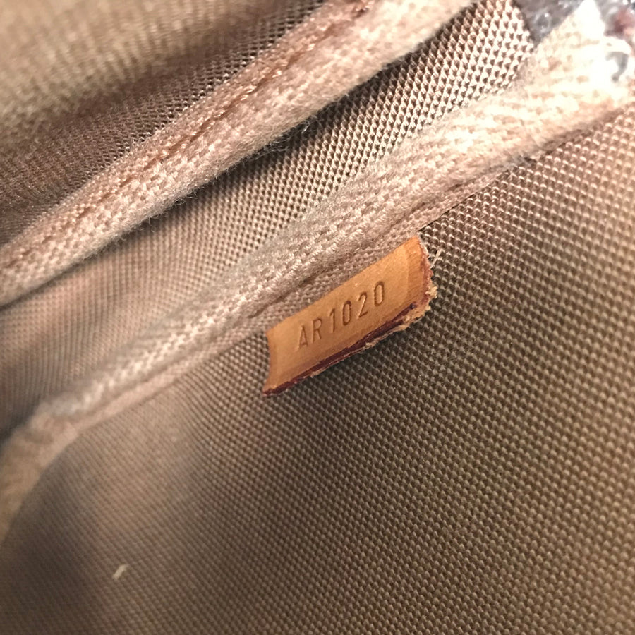 LOUIS VUITTON Monogram Pochette Accessoires M51980 Pouch