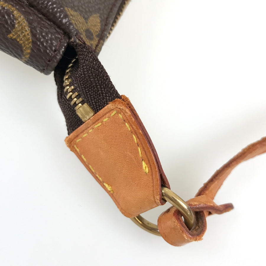 LOUIS VUITTON Monogram Pochette Accessoires M51980 Pouch
