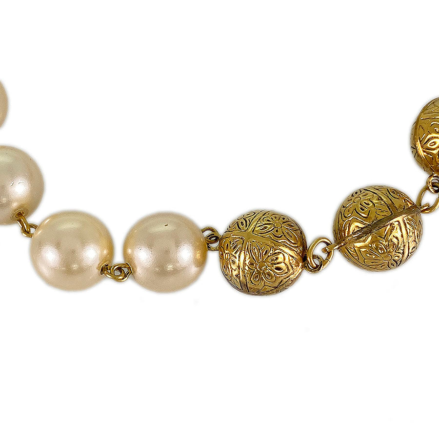 CHANEL Long necklace