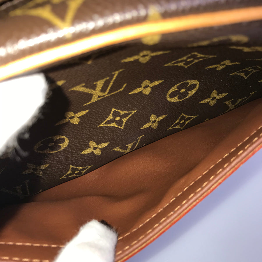LOUIS VUITTON Monogram Blower M51221 Shoulder bag