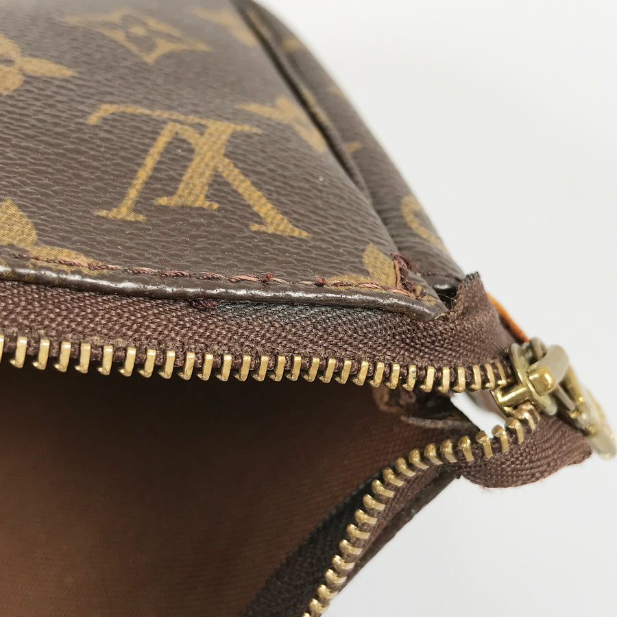 LOUIS VUITTON Monogram Pochette Accessoires M51980 Pouch