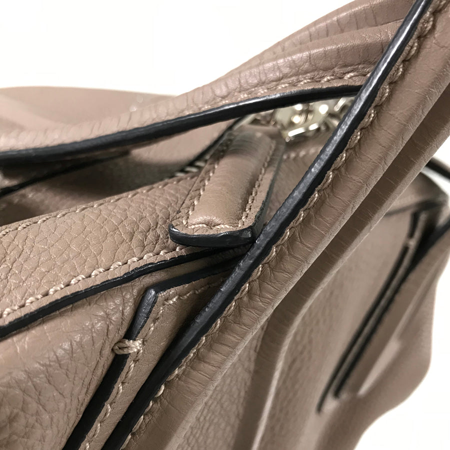Givenchy Nightingale M BB05097025 286 Hand bag