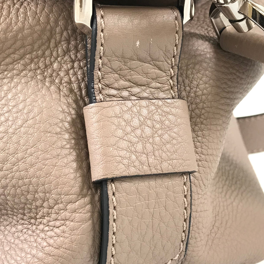 Givenchy Nightingale M BB05097025 286 Hand bag
