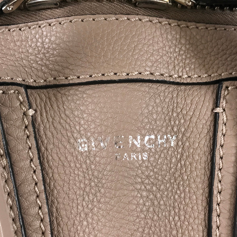 Givenchy Nightingale M BB05097025 286 Hand bag