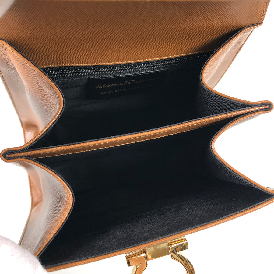 Salvatore Ferragamo Gancini AQ-21 2193 Hand bag