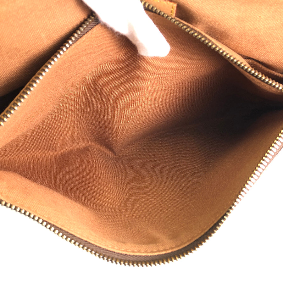 LOUIS VUITTON Monogram Messenger Beaubourg MM M97038 Shoulder bag