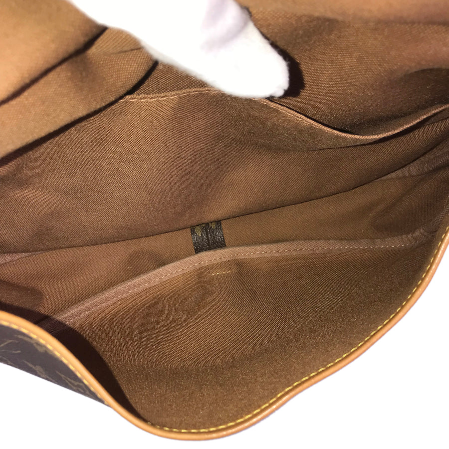 LOUIS VUITTON Monogram Saumur 30 M42256 Shoulder bag