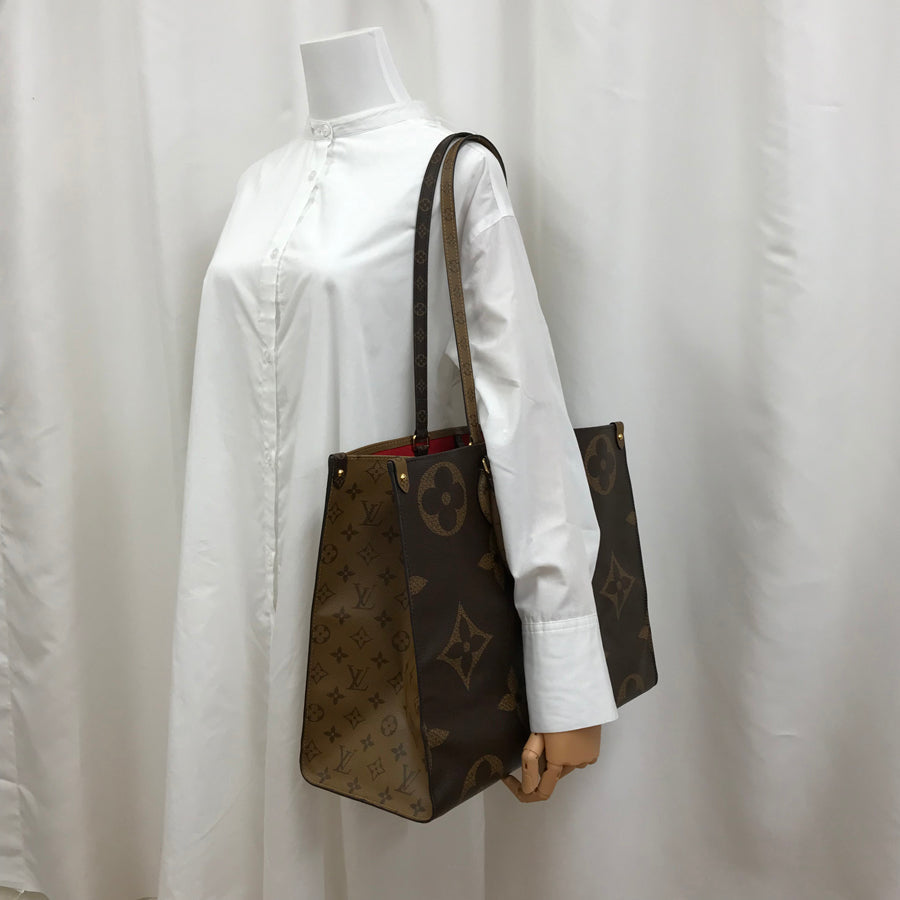 LOUIS VUITTON Monogram Giant Monogram Giant Reverse On The Go GM M45320 Tote bag