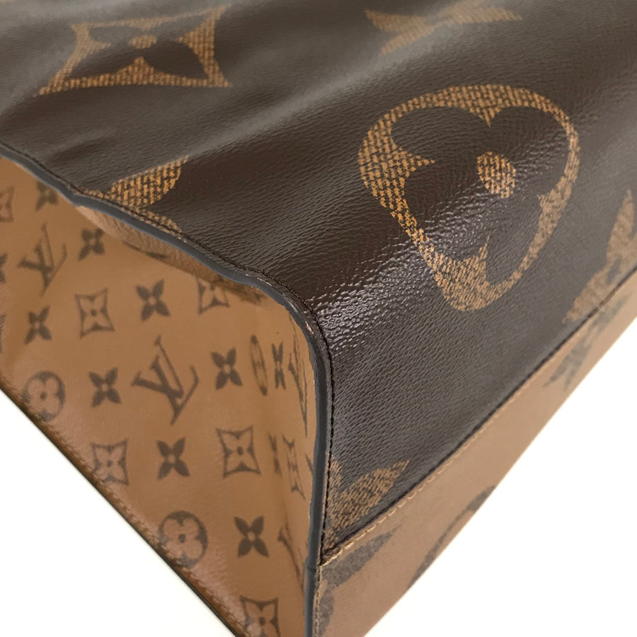 LOUIS VUITTON Monogram Giant Monogram Giant Reverse On The Go GM M45320 Tote bag