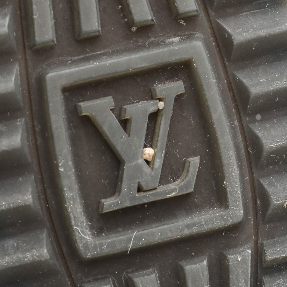 Louis Vuitton Tricolor Run Away Trainer Sneakers 38