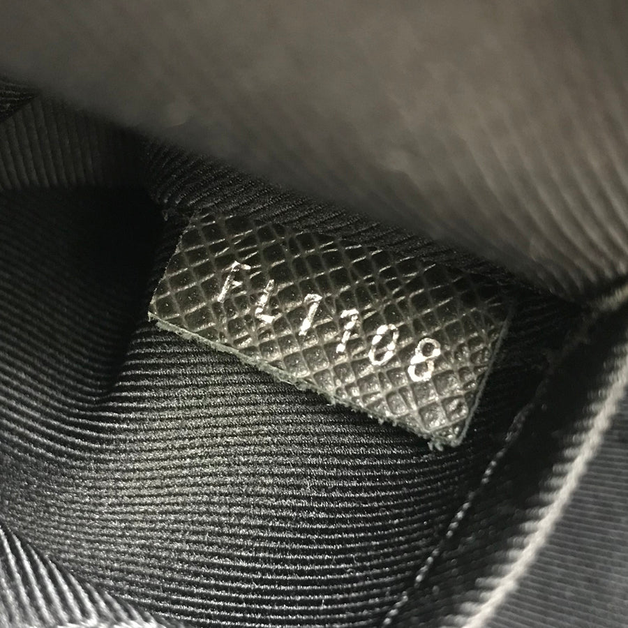 LOUIS VUITTON Taiga Porte Documents Voyage M34418 Briefcase