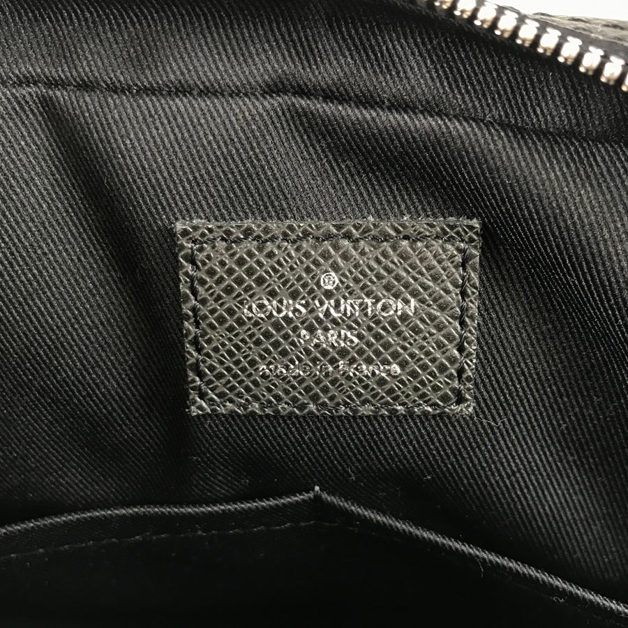 LOUIS VUITTON Taiga Porte Documents Voyage M34418 Briefcase