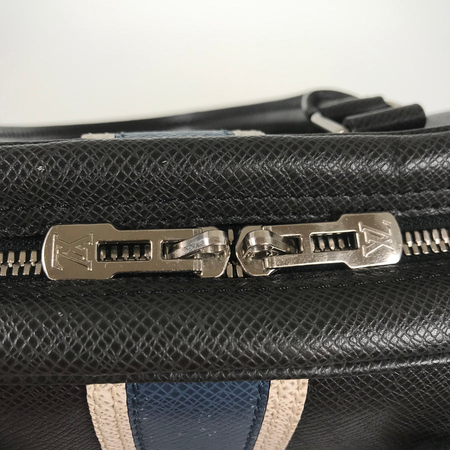LOUIS VUITTON Taiga Porte Documents Voyage M34418 Briefcase