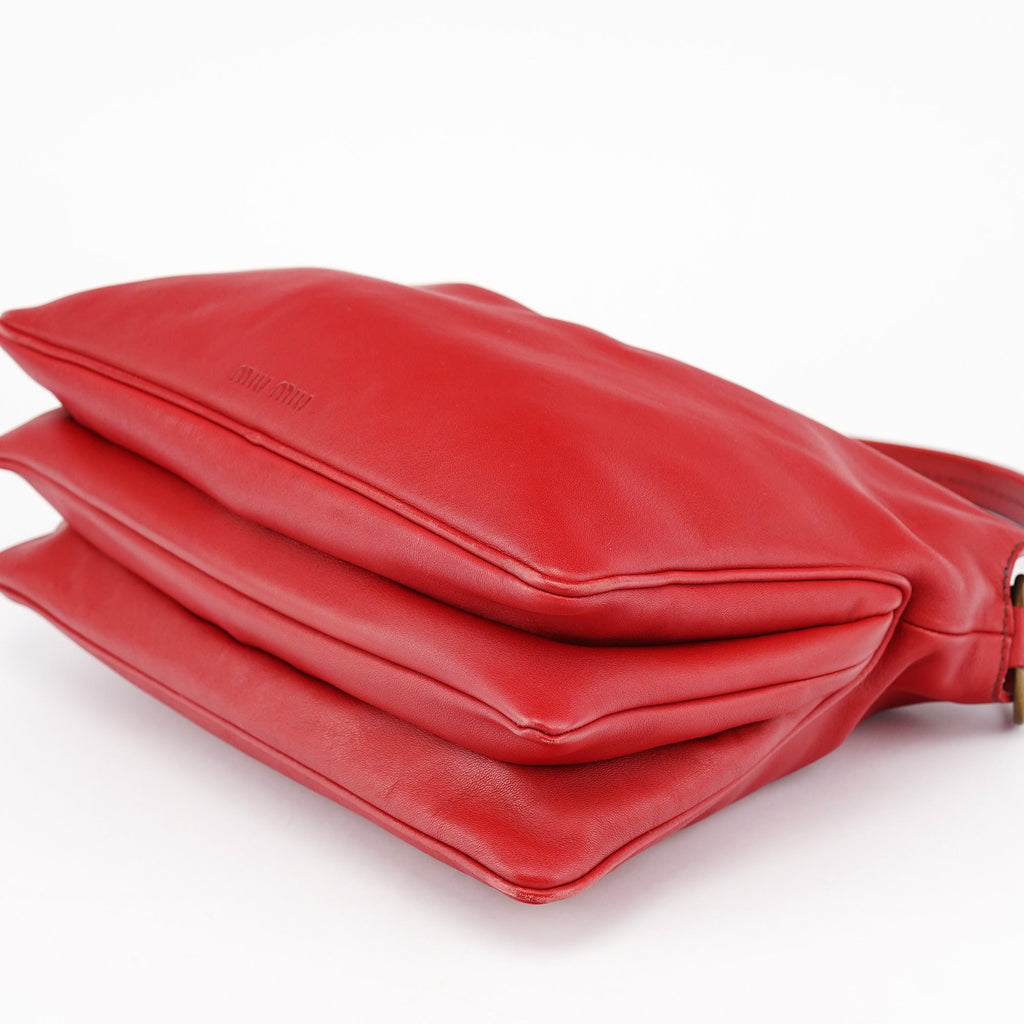 Fall 2003 Red Calfskin Turnlock Hobo Bag
