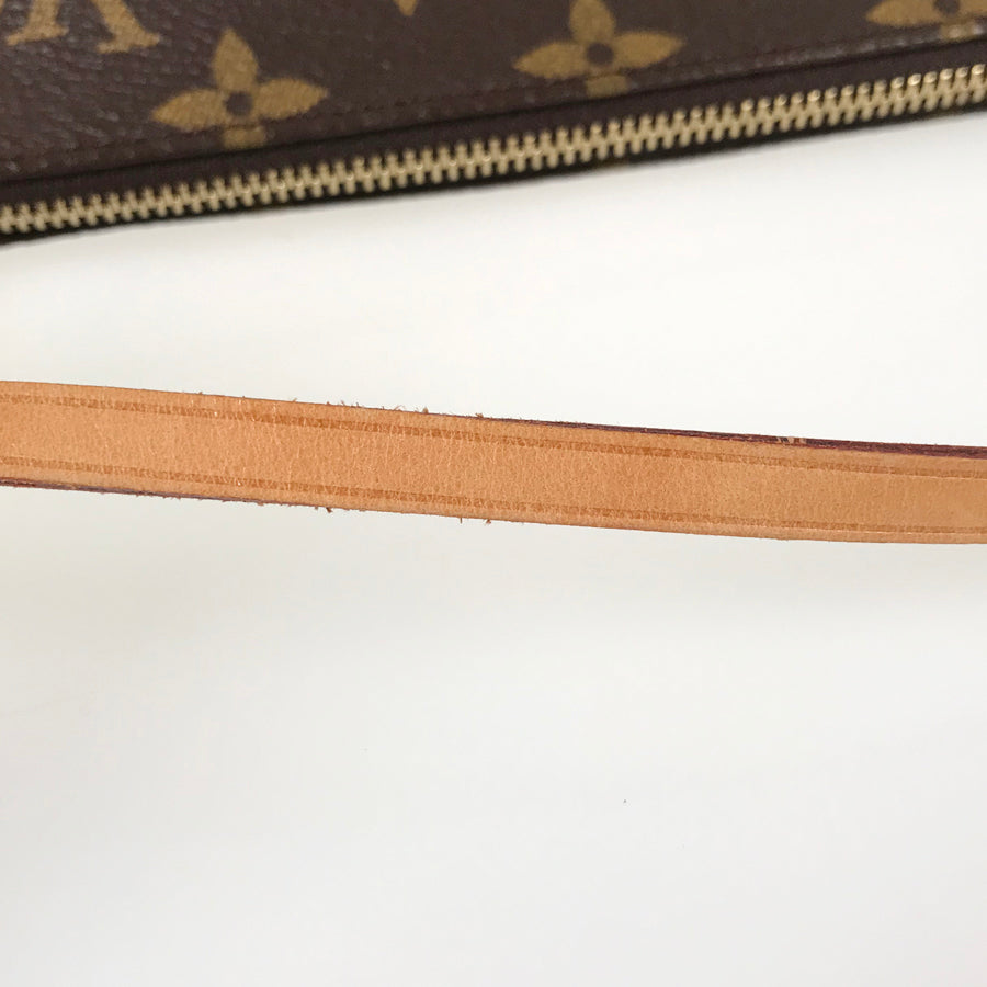 LOUIS VUITTON Monogram Pochette Accessoires M51980 Pouch