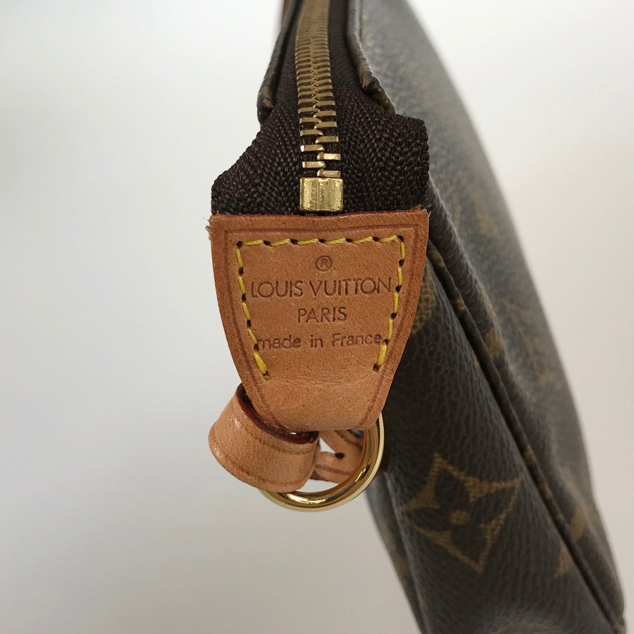 LOUIS VUITTON Monogram Pochette Accessoires M51980 Pouch